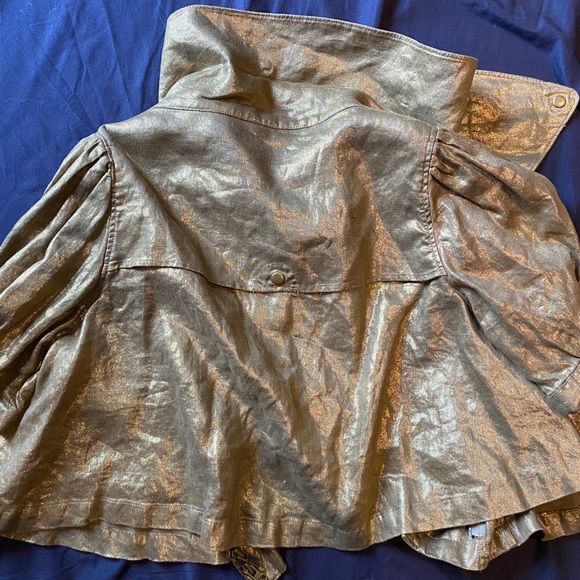 Metallic gold cropped - Picture 2 of 3